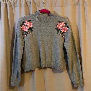Sweater with rose embroidery
